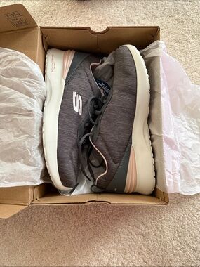 Skechers Women’s Gray with Pink Accent Slip-On Sneakers NWT